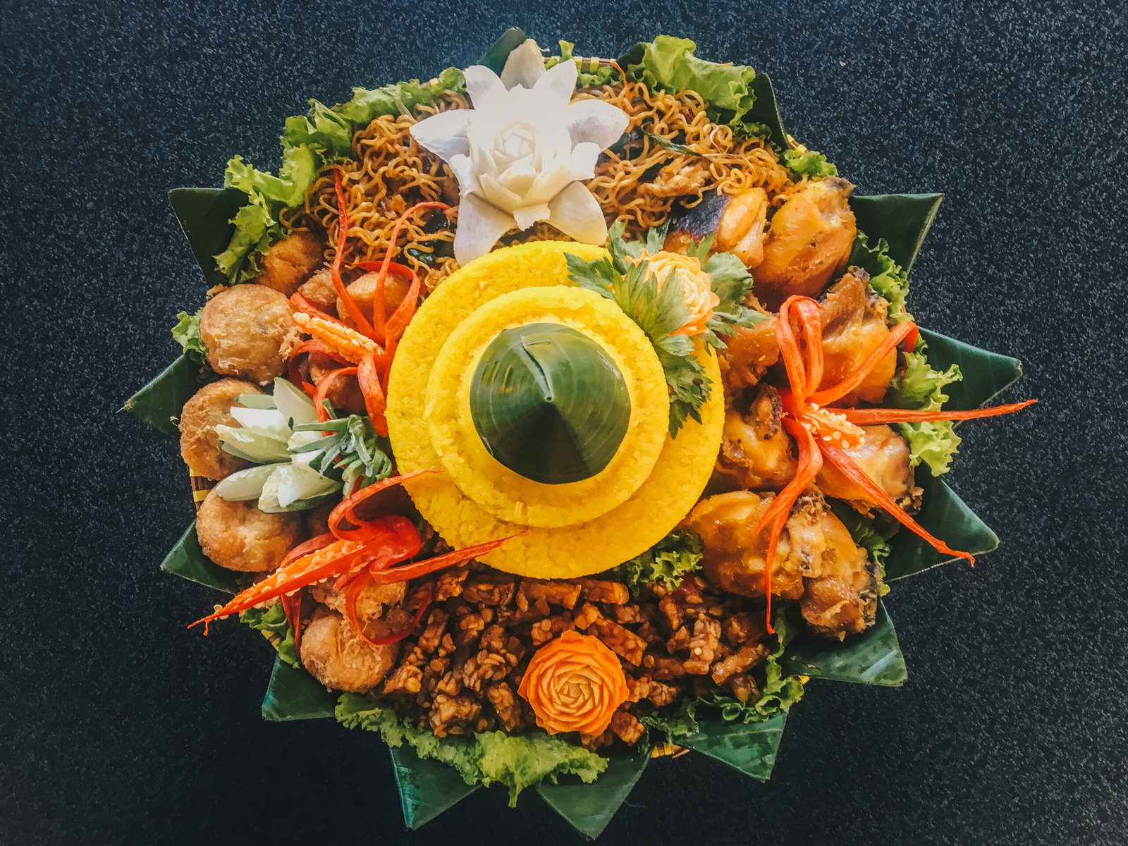 Nasi tumpeng